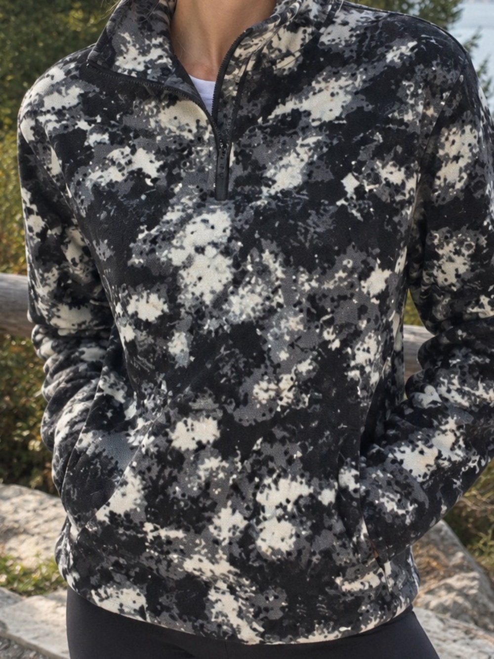 Columbia Women's Black, Gray & Cream Printed Teddy Fleece Pullover